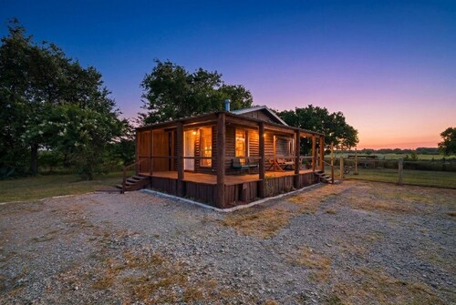 Hideaway at Elm Grove: Cabin - Shop - Pool Table - Fire Pit
