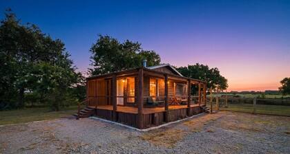 Hideaway at Elm Grove: Cabin - Shop - Pool Table - Fire Pit