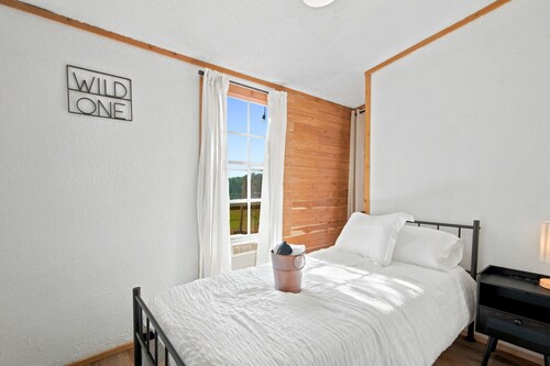 Hideaway at Elm Grove: Cabin - Shop - Pool Table - Fire Pit