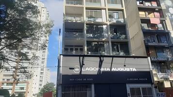 Suite | Exterior