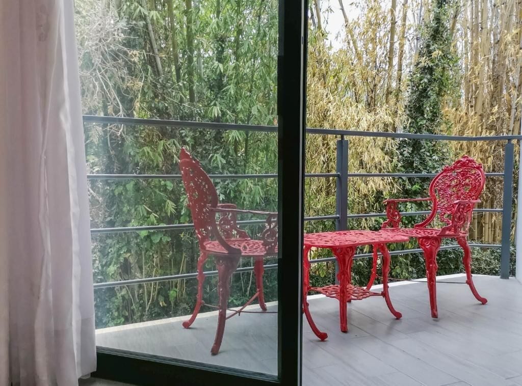 Habitación Deluxe, balcón, vista a la colina | Interior