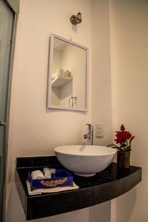 Bathroom - HOTEL EL PAN NUESTRO  (Tepoztlán)