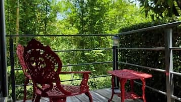 Deluxe-værelse - balkon - bakkeudsigt | Terrasse/gårdhave