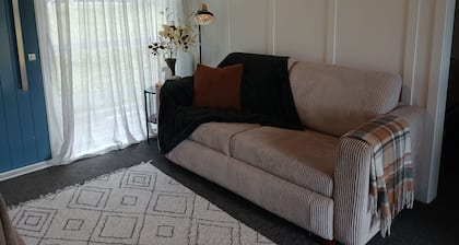 Beautiful and Private Farmstead Cabin, only 15min from the Taupo.