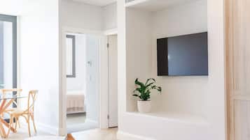 2 bedrooms, desk, iron/ironing board, WiFi (free)