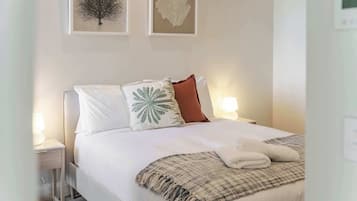 2 bedrooms, desk, iron/ironing board, free WiFi