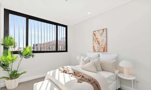 2 bedrooms, desk, iron/ironing board, free WiFi - The Chapter - Luxury Harbour Apt - Newcastle East (Newcastle)