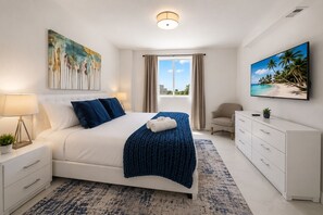 Room - Coastal Oasis • Sleeps 11 • Rooftop + Pool • Beach (Hollywood)