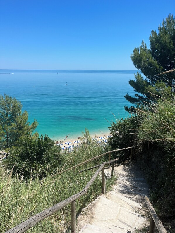 Luxury Double Room, Hill View | Beach | On the beach