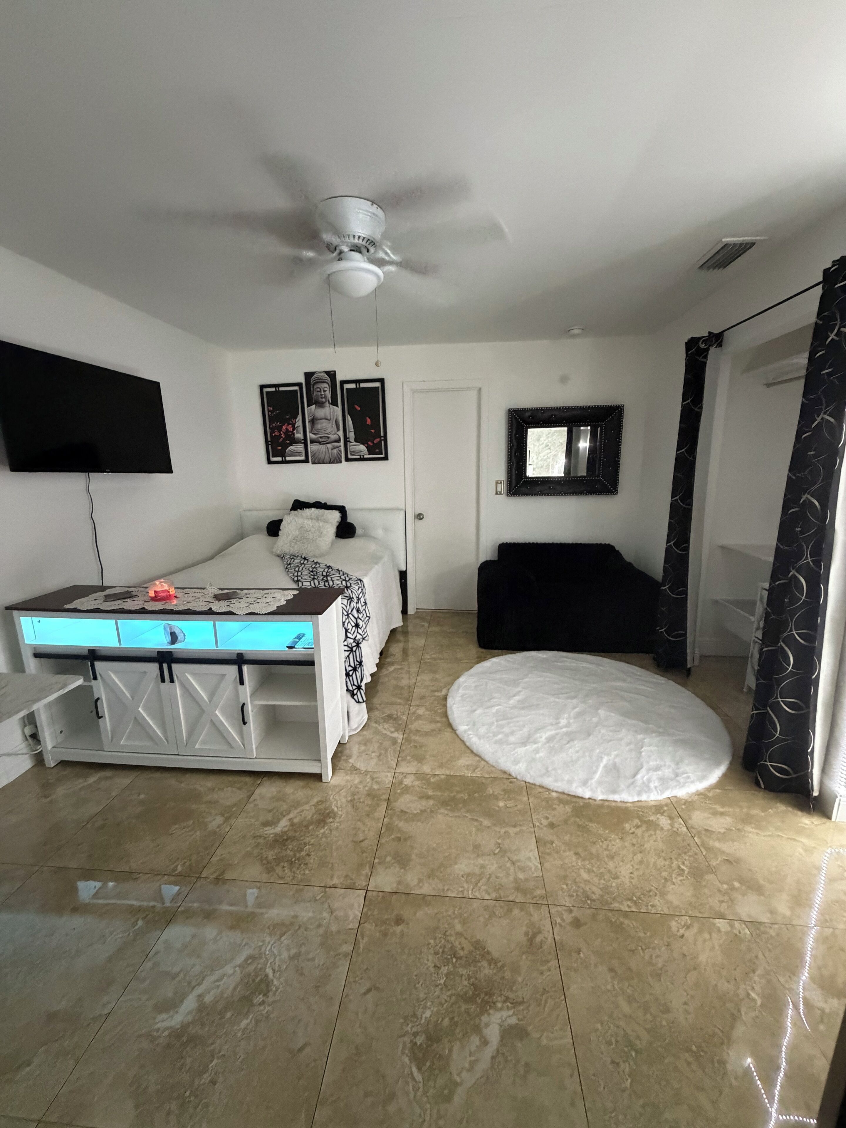WiFi, bed sheets