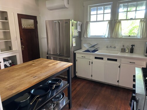 Charming 2 bed Craftsman in Upper Fremont, close to everything w/ private garden