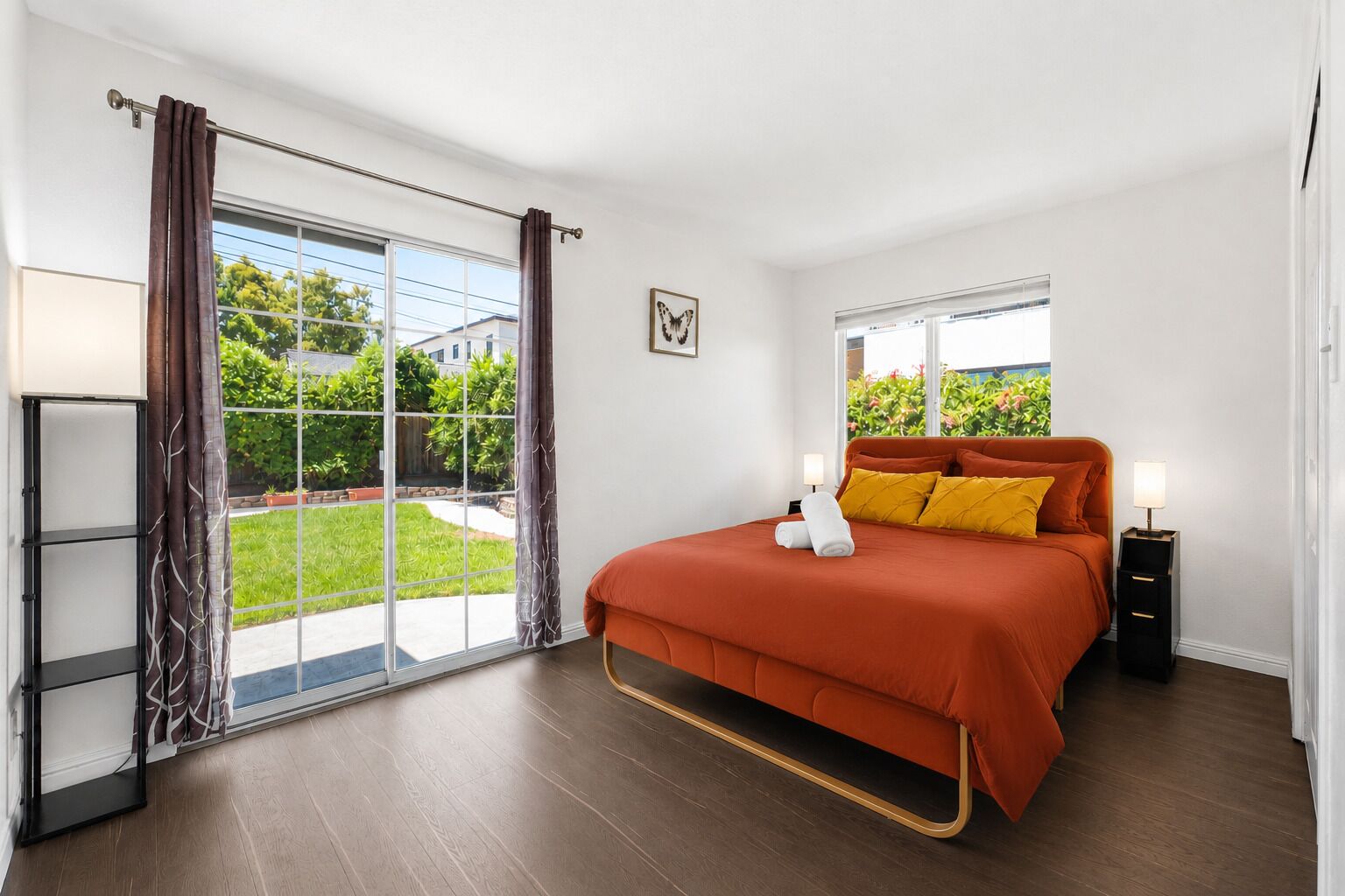 4 bedrooms, iron/ironing board, WiFi (free), bed sheets