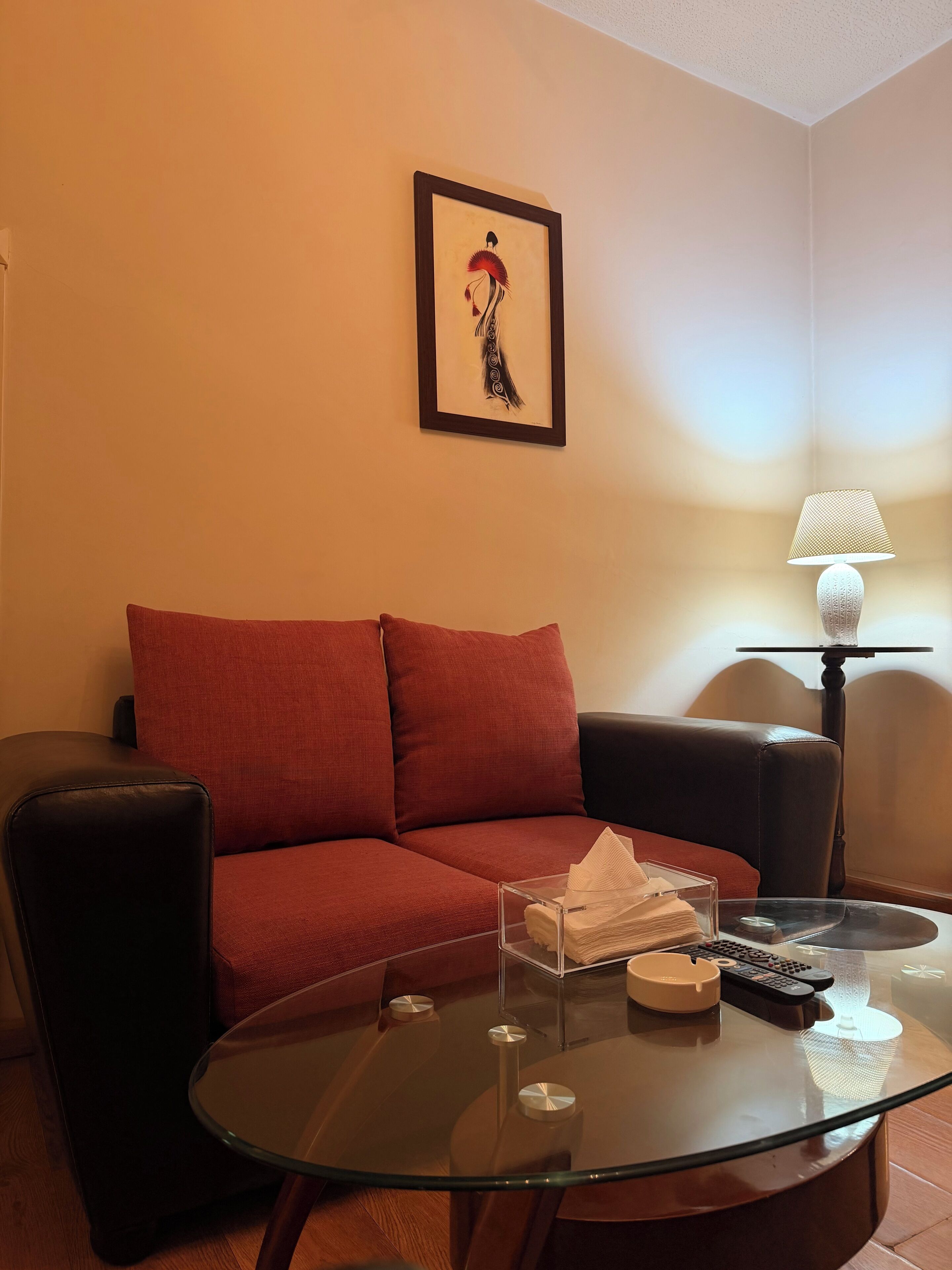 Quarto casal, para fumantes, sacada | Área de estar