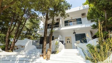 Comfort Double Room, Balcony, Garden View | Exterior
