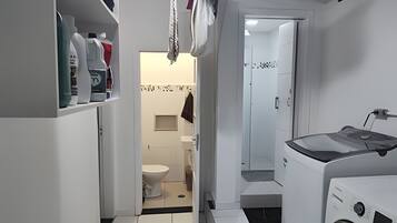 Triple Room | Bathroom