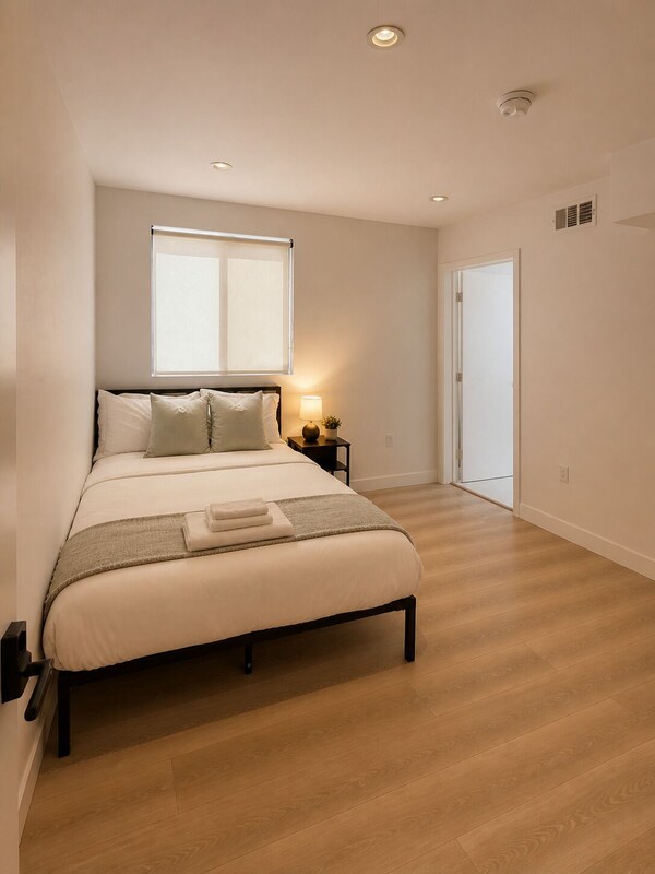 Luxe Ensuite Near Usc-shared Home - 洛杉磯, CA