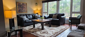 Stunning family-friendly cabin—32-day rentals and longer