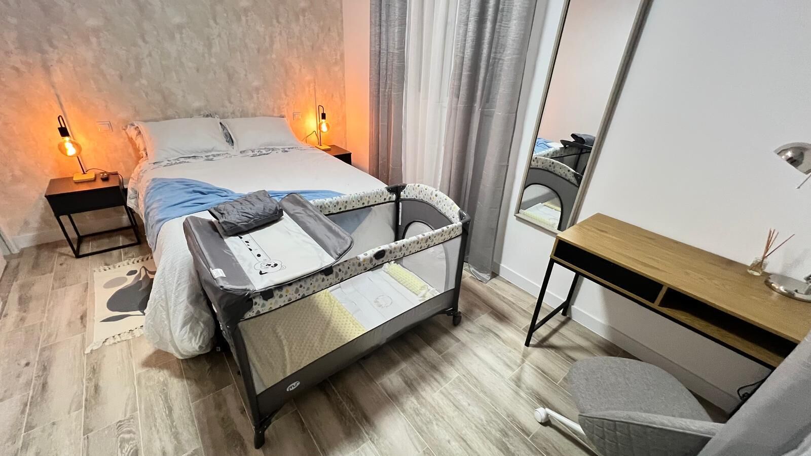 2 camere, ferro/asse da stiro, Wi-Fi gratuito, lenzuola