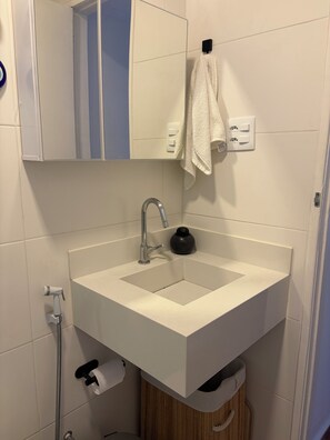 Handtücher, Seife, Toilettenpapier