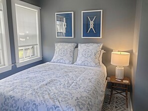 4 habitaciones, tabla de planchar con plancha, wifi y ropa de cama 