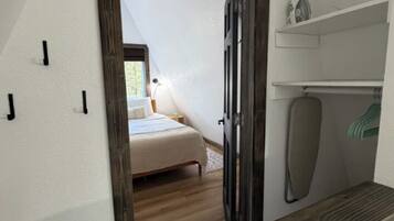 2 chambres, fer et planche à repasser, Wi-Fi, draps fournis