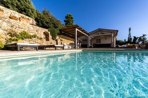 Pool - Suite & Relax: The Exclusive Experience of Villa L'Altura (Cala Moresca)
