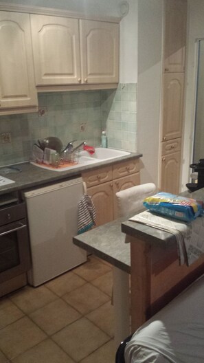 Private kitchen - Chambre proche tram et metro (Saint-Denis)