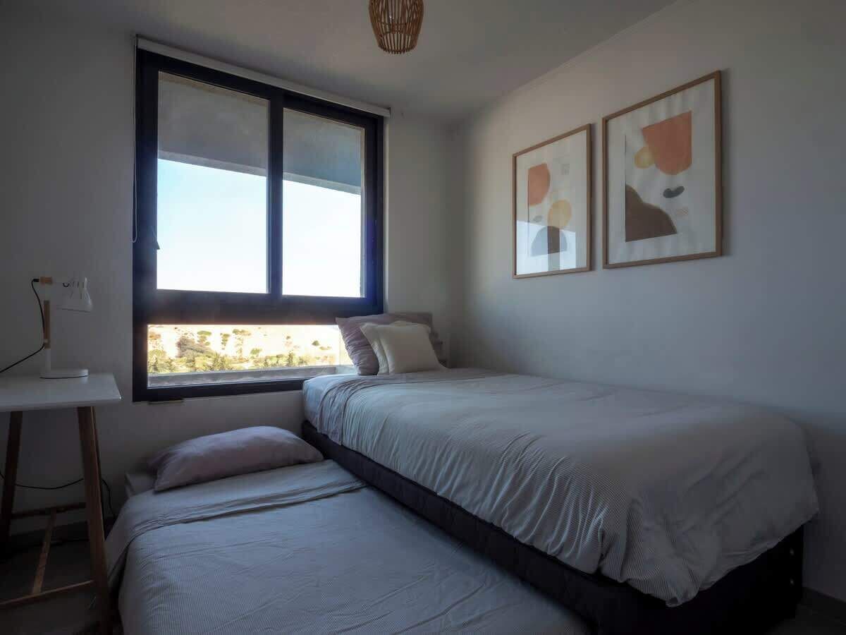 2 habitaciones, tabla de planchar con plancha, wifi y ropa de cama 