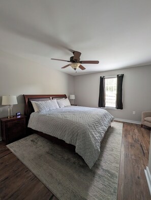 Room - The Little Red Barn Cozy Retreat Near Paris Mt (Greenville)