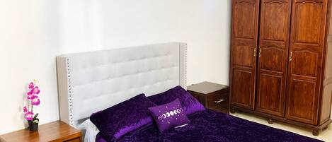 4 habitaciones, wifi gratis y ropa de cama