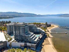 Exterior -     Aqua Lakeview Luxury | Weekly Stays + Short Stays by Request (Kelowna)