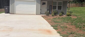 3-bedroom house in fabulous Winston-Salem with cool AC breeze