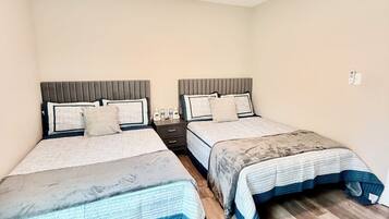 Iron/ironing board, WiFi (free)