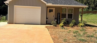 3-bedroom house in fabulous Winston-Salem with cool AC breeze