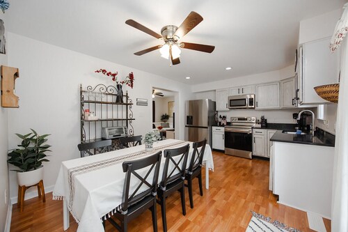 Beautiful 3-bedroom cottage on 10 acres in charming Bluemont