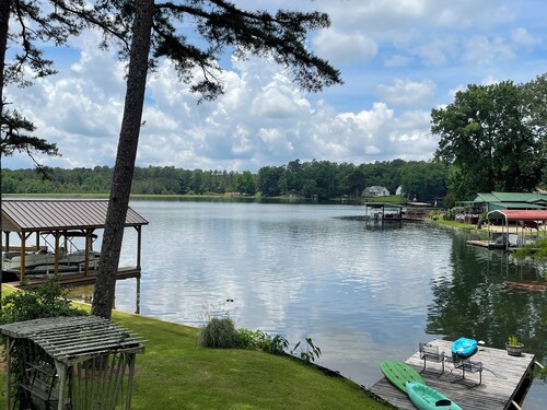 Quiet and Peaceful Lakefront Cottage located just 5 minutes from the interstate.