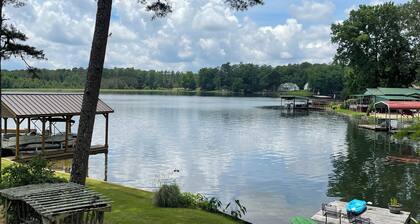 Quiet and Peaceful Lakefront Cottage located just 5 minutes from the interstate.