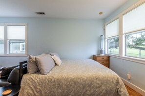 1 bedroom, desk, iron/ironing board, free WiFi - Central Austin -Studio 1/1  Hyde Park Neighborhood (Austin)