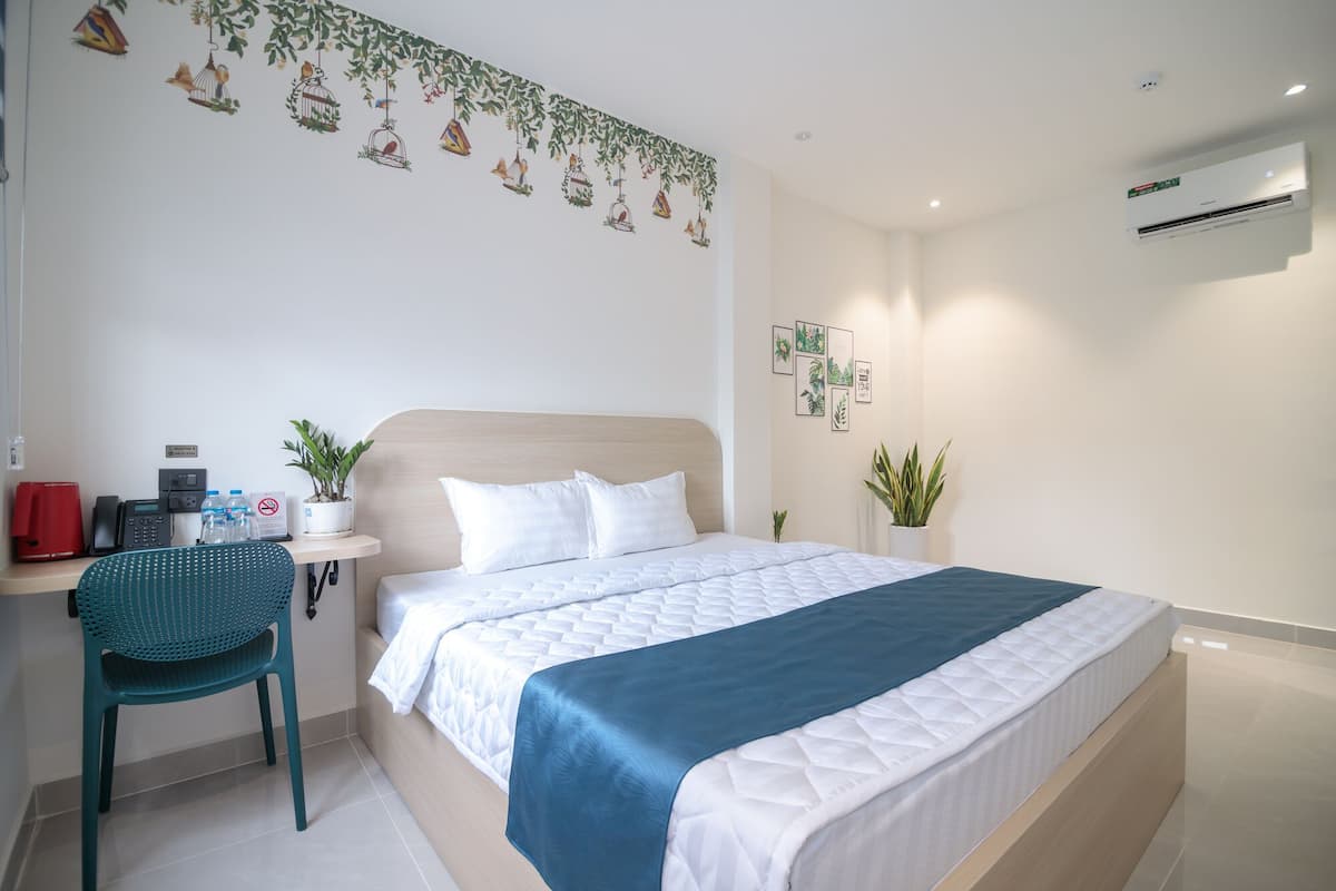Deluxe Double Room Single Use | Desk, WiFi (free)
