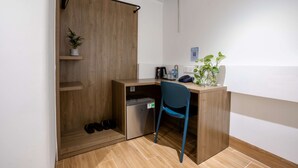 Twin Room | Meja, Wi-fi percuma, cadar katil 