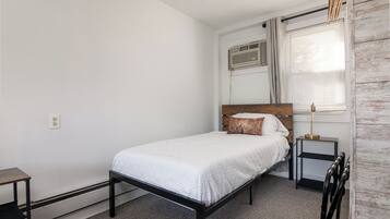 WiFi (free), bed sheets