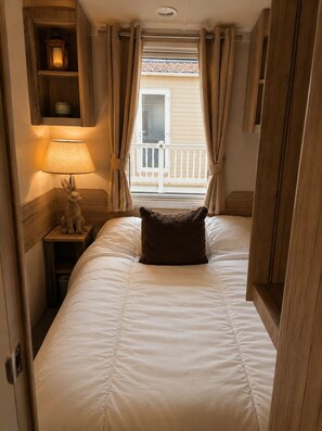Room - Haven Wild Duck 3 Bedroom Caravan Woodland Retreat (Belton)