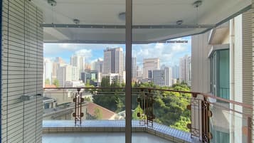 Appartement Supérieur, 3 chambres, non-fumeur, vue ville | Enceinte de l’hébergement