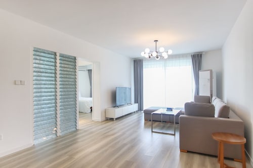 Tyms 3BR 2BA Residence Xujiahui