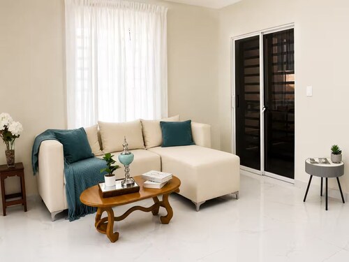 Spacious Santiago Retreat with Private Pool – Sleeps 14