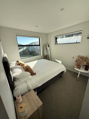 3 quartos, Wi-Fi de cortesia, roupa de cama