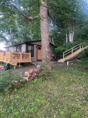 Exterior - Cozy 1-bedroom cabin right on the lake! (Sawyer)