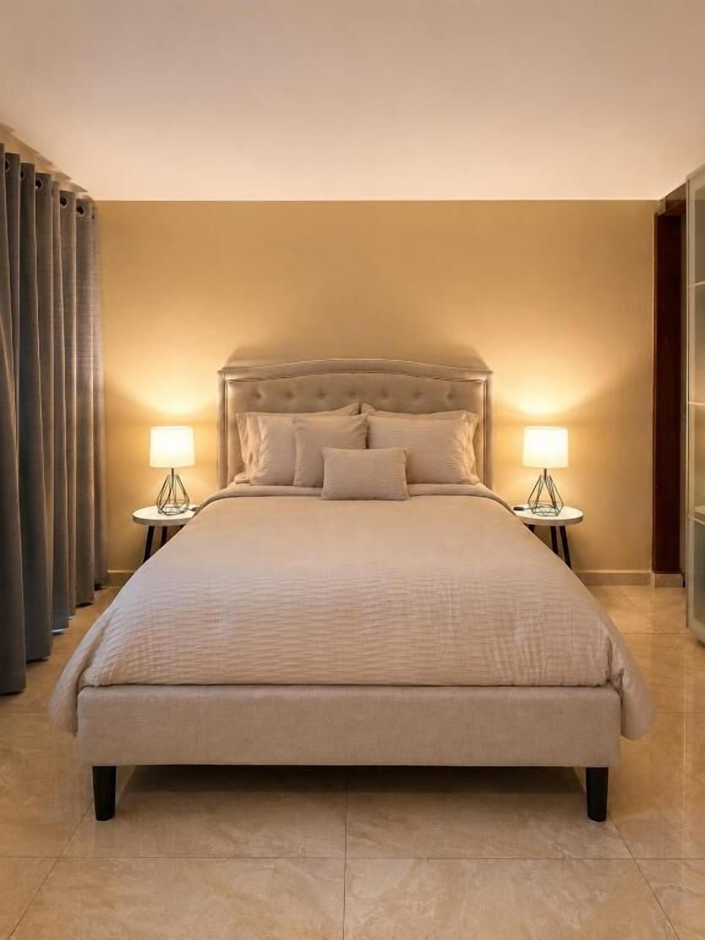 Apartamento standard, sacada, vista para a cidade | Ferros/tábuas de passar roupa, Wi-Fi de cortesia