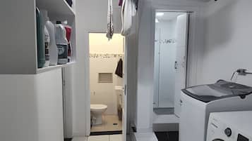 Quadruple Room | Bathroom