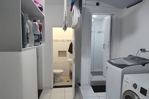 Vierbettzimmer | Badezimmer
